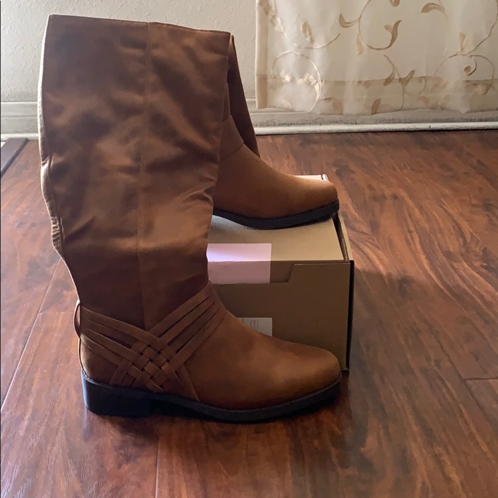 Size 9 Journee Collection Meg Boots